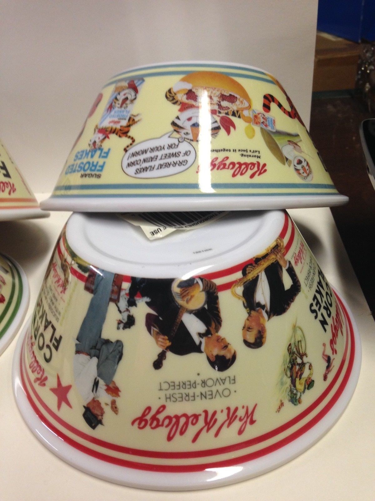 Kellogg Corn Flakes 2011 Cereal Bowl