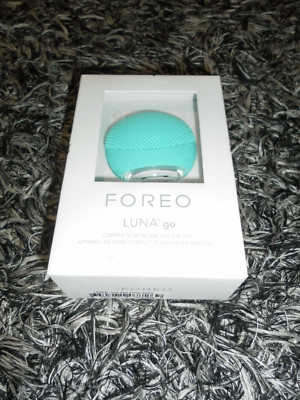 Foreo Luna Go Oily Skin Device NIB Green