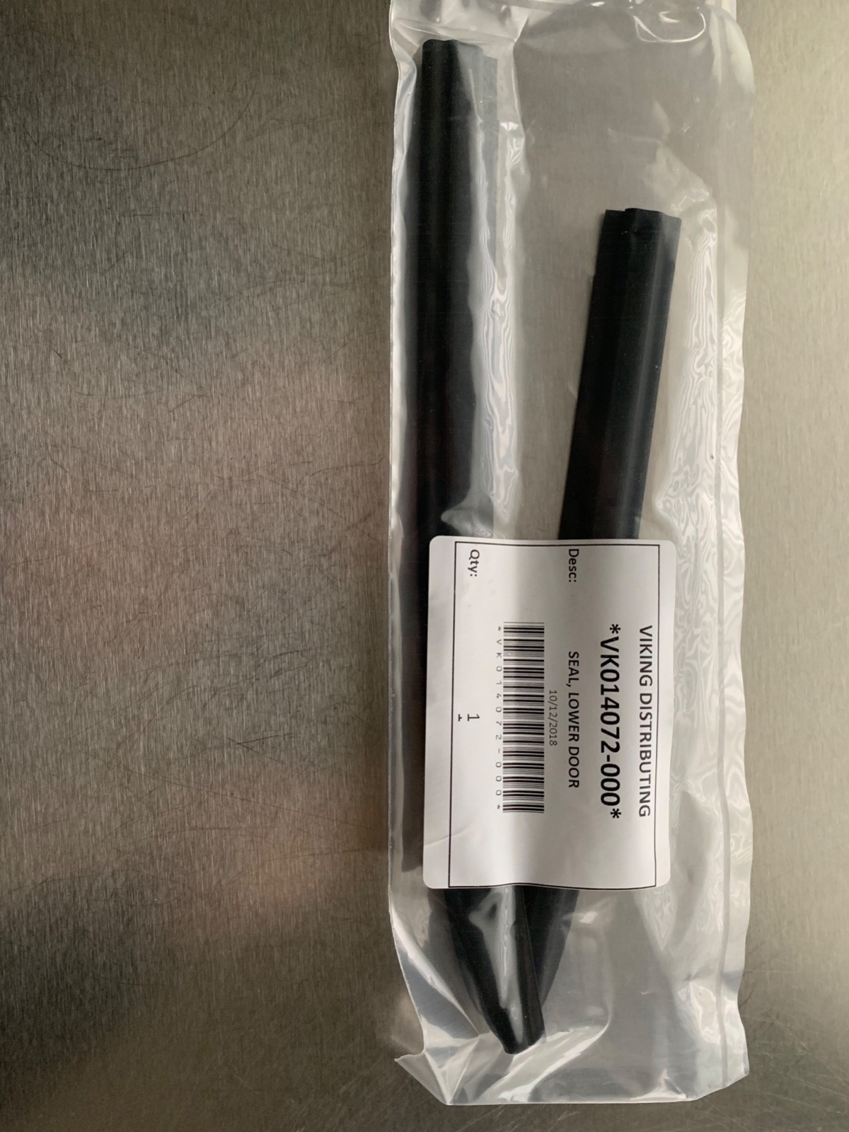 Viking Dishwasher Lower Door Seal Part # VK014072-000 new unopened package