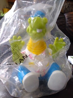 Dragon, Eurekas Castle Magellan Dragon Hand Puppet Toy, 1990 Retired Vtg.
