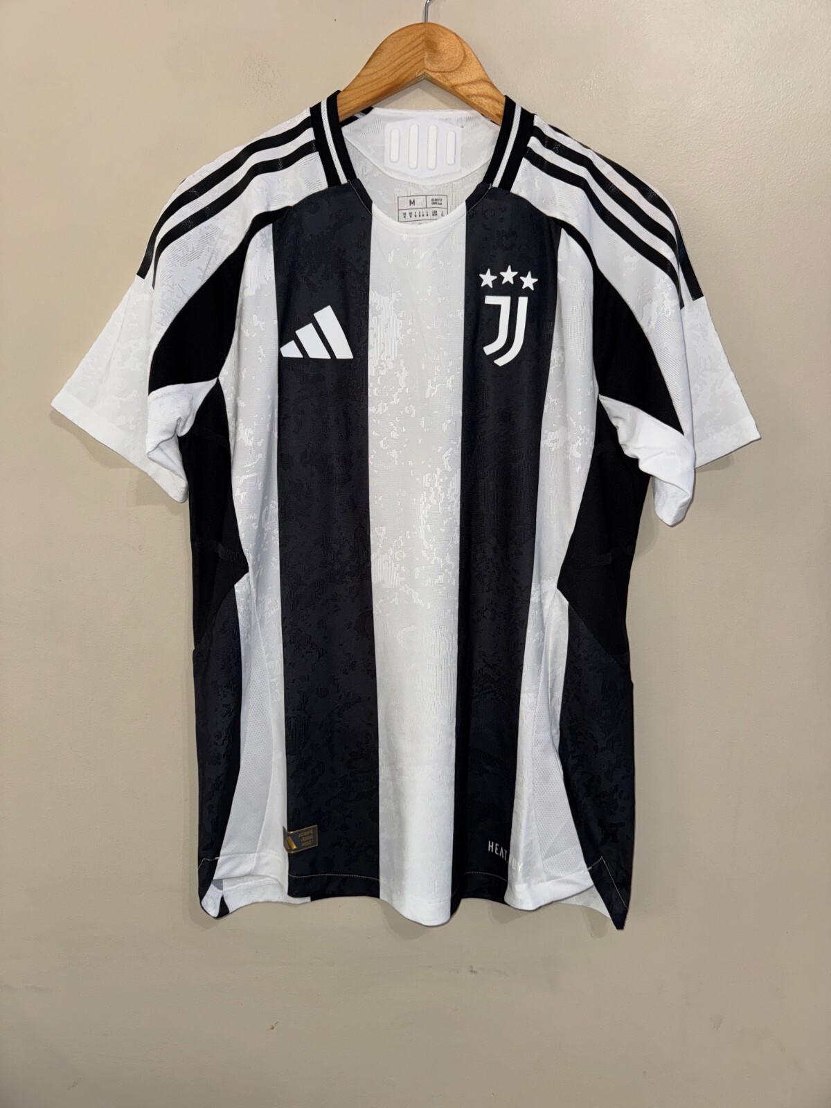 Adidas Juventus 24/25 Home Authentic Soccer Jersey Men's M IT6056