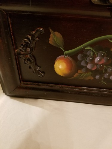 VINTAGE WOODEN HAND PAINTED CHEST BOX WINE  & GRAPES 12 1/4 X 8 1/4 X 8. UNIQUE!