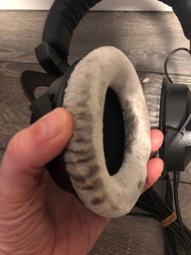 Beyerdynamic DT 770 Pro 80 Ohms Closed Studio Headphones  Mint!!