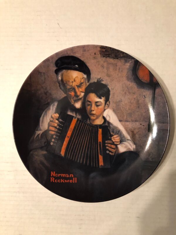 authentic Knowles Norman Rockwell plate "The music maker" 1981 limited
