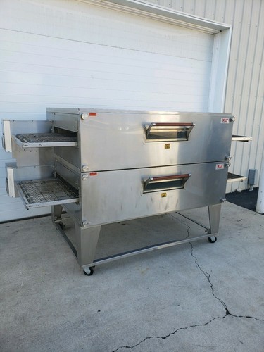 XLT MODEL 3270 DOUBLE STACK GAS PIZZA OVENS **32