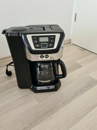 Russell Hobbs Kaffeemaschine mit Mahlwerk Victory1,5lGlaskanne,12 Tassen wie neu