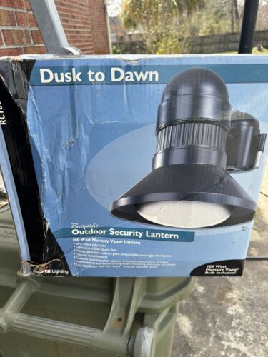 Cooper Bayside Dusk To Dawn 100 WT Mercury Vapor Outdoor Cooper Bayside Dusk To Dawn 100 WT Mercury Vapor Outdoor