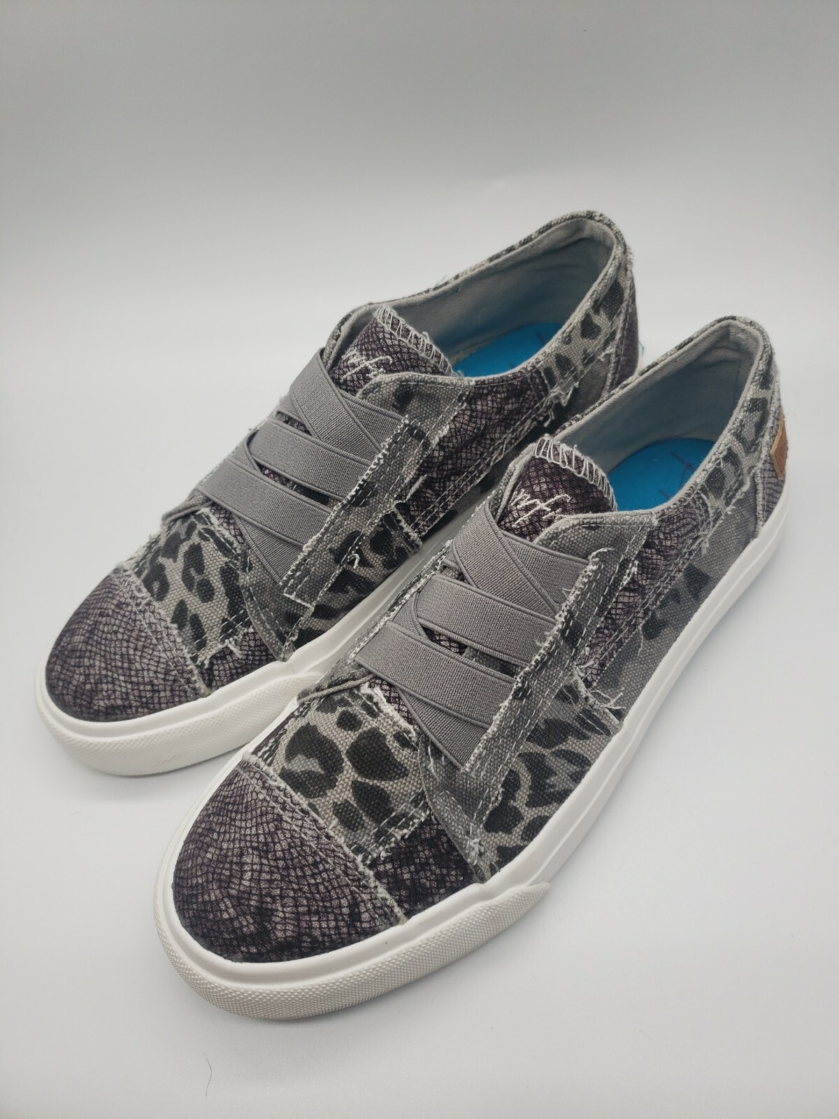 black trainers size 13