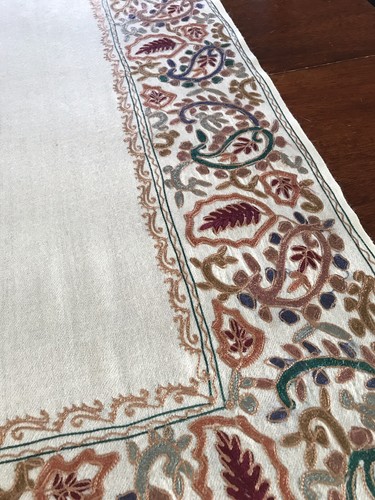 VINTAGE EUROPEAN EMBROIDERED CHAIN STITCH WIDE TABLE RUNNER 28” X 84” Incl FRING