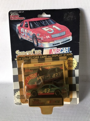 1992 Racing Champions 1:64 Richard Petty #43 Die-Cast Stock