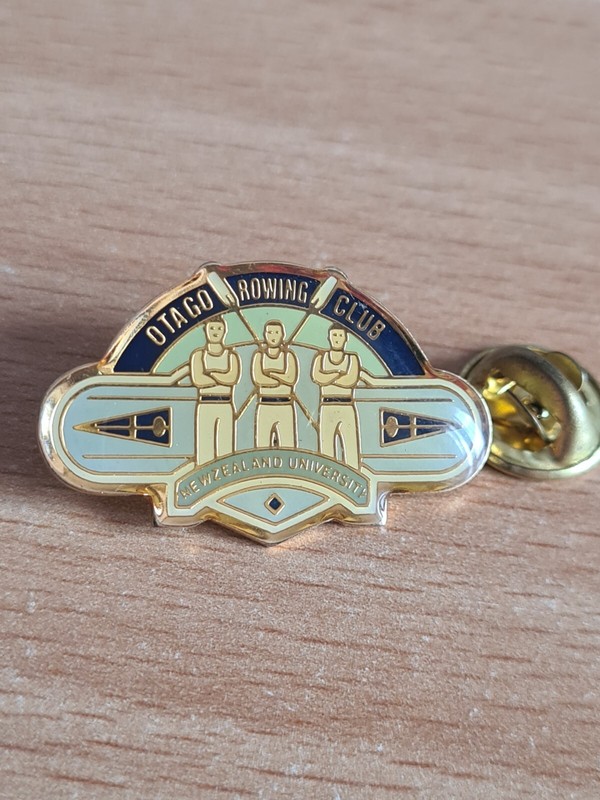 (E2) Otago Rowing Club New Zealand University Vintage Pin Badge