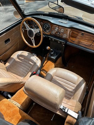 image 4 of interior