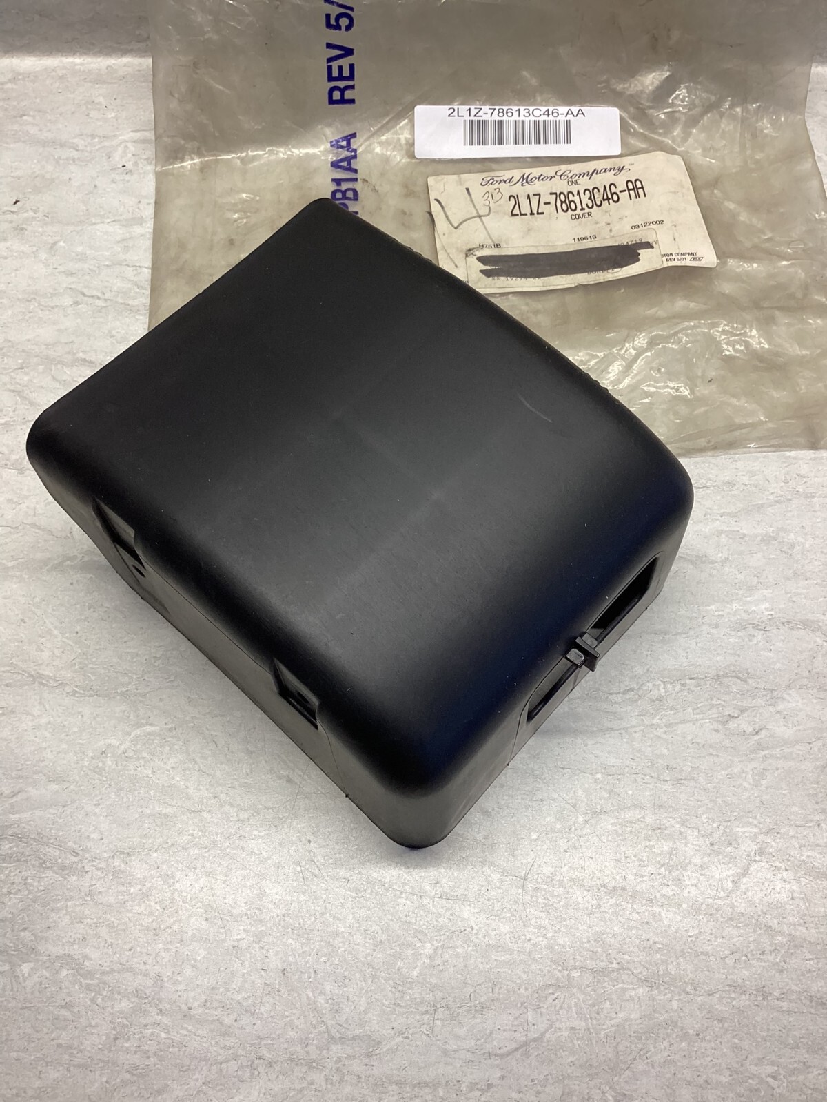 2003 Ford Expedition OEM 3rd Row Seat Belt Retractor Cover 2L1Z-78613C46-AA