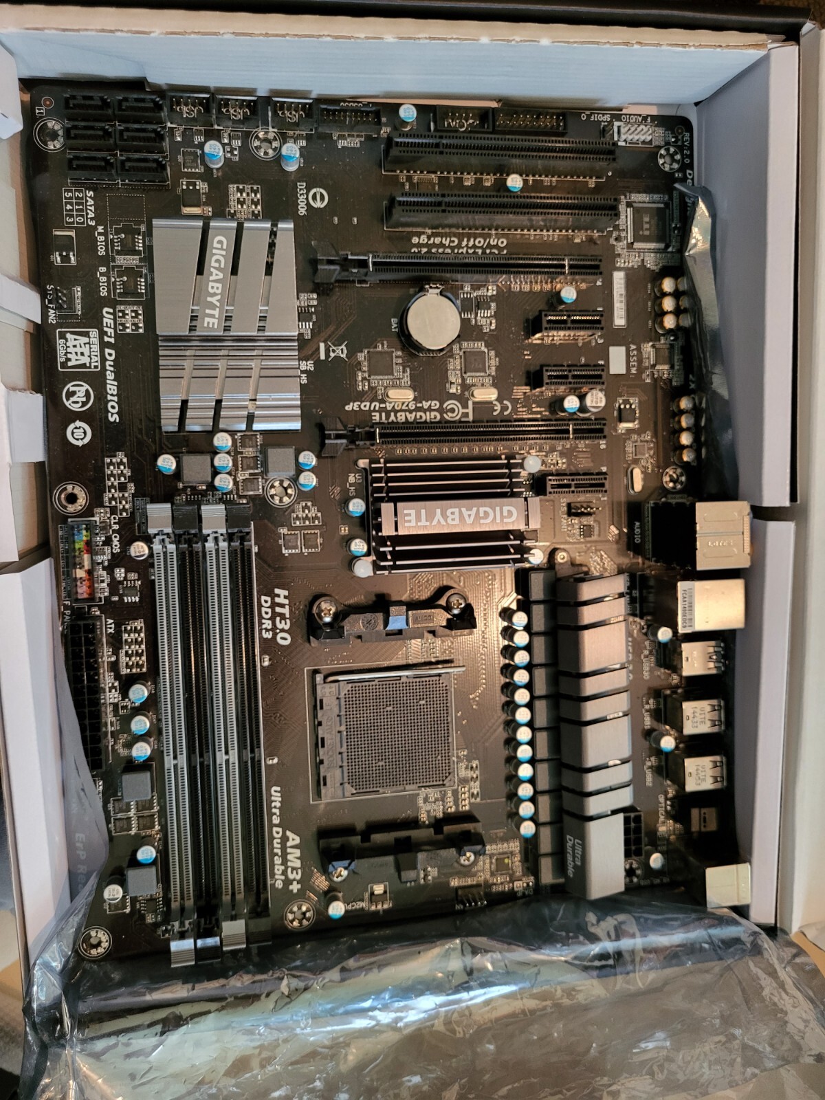 Working Gigabyte GA970AUD3P ATX motherboard, AMD socket AM3+ with I/O