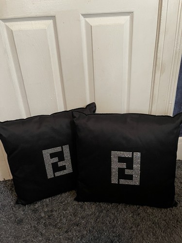 the pillows/15th　Anniversary　Special　916 throw-pillows-bh1429p-j-