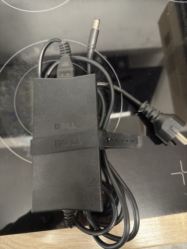 Original Dell Netzteil LadegerÃ¤T Ac Adapter 130w 19.5v 6.7a Da130pe1-00 0wrhkw
