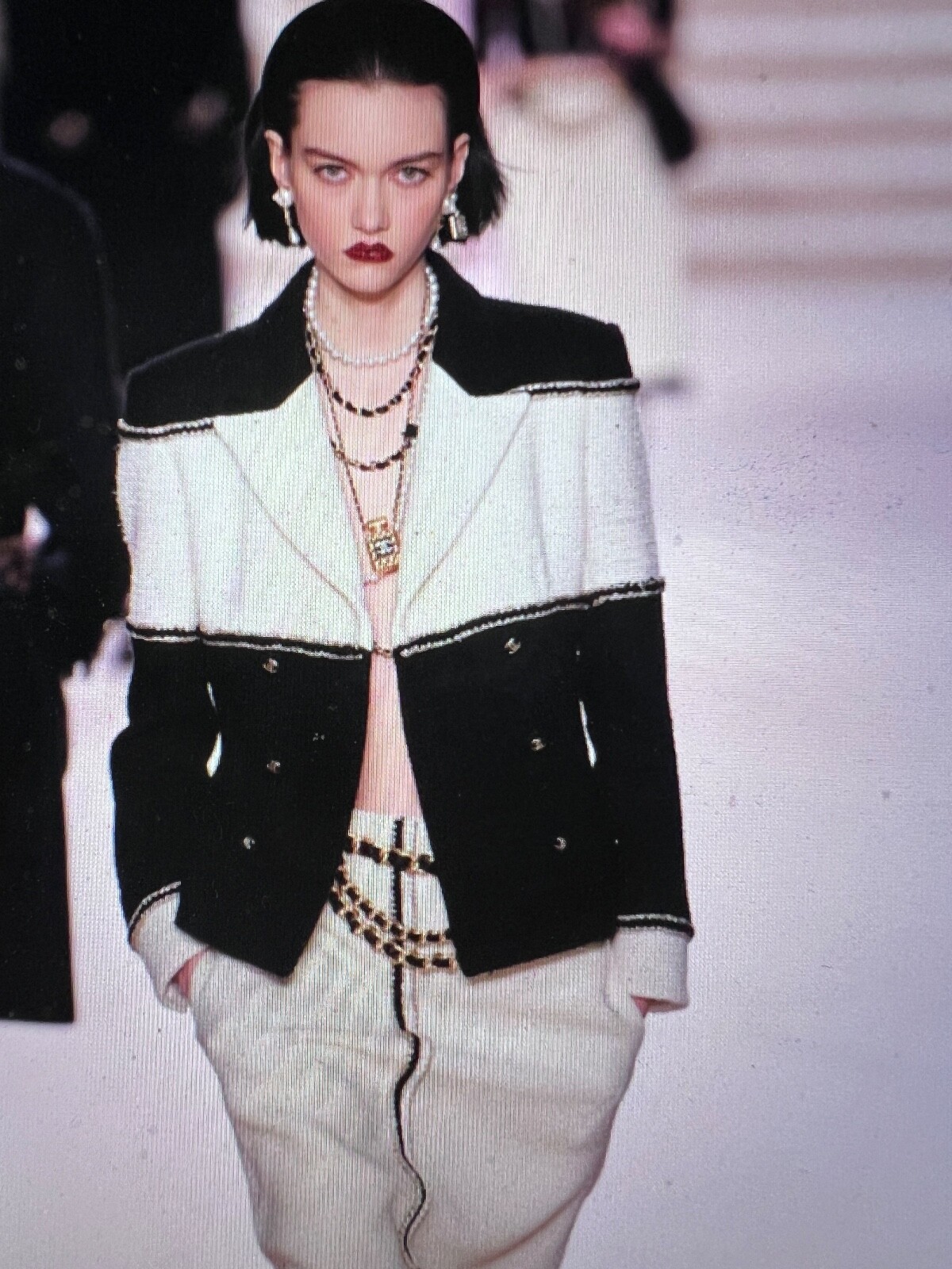 m4776 シャネル CHANEL ジャケット 22AW☆即納！ 【CHANEL シャネル】 ジャケット ブラック 関税込