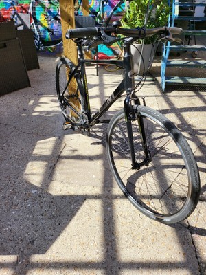 Giant Escape hybrid fitness road flat bar bike black with green stripes large