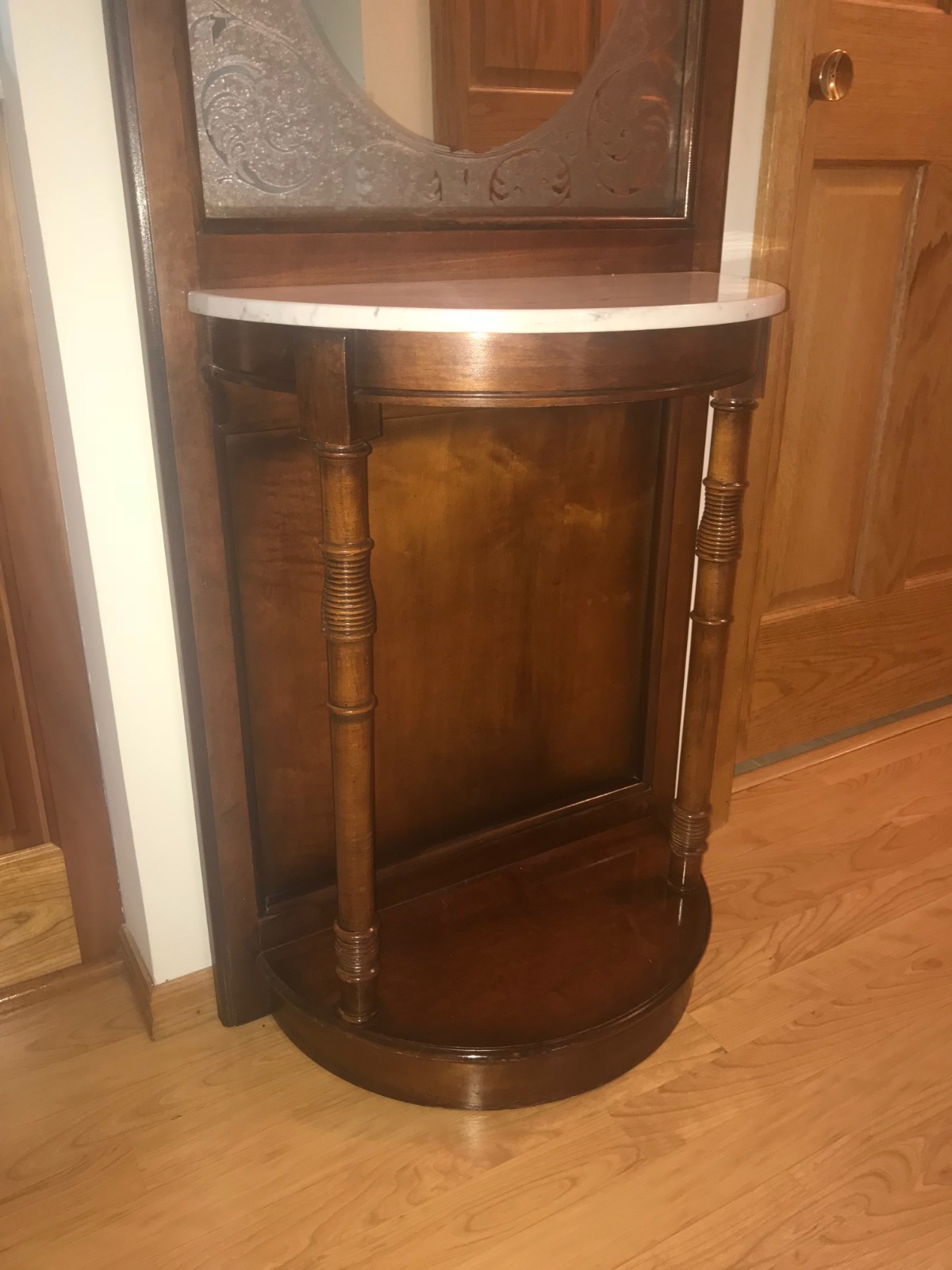 Pulaski Hall tree with marble top, has 4 hooks Pick up in Minnesota only
