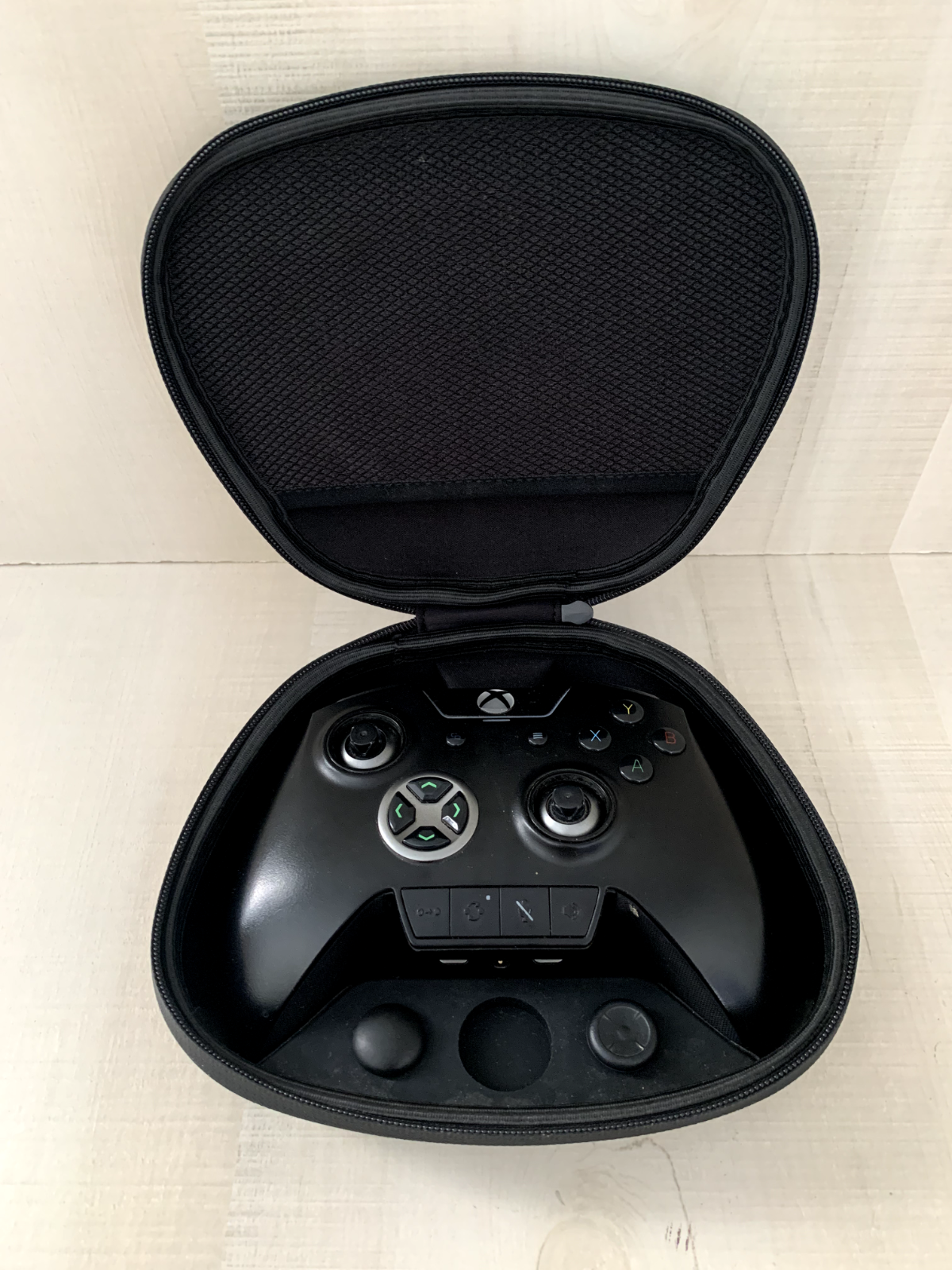 Razer Wolverine Ultimate Xbox One Controller Black With Case
