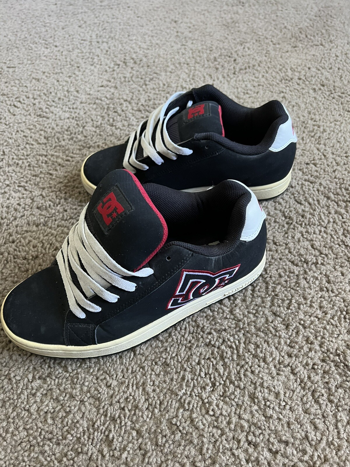 Vintage DC SHOES Court RS skate shoe 7 