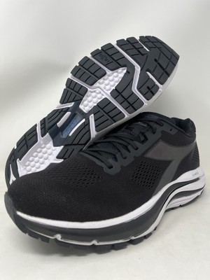 

Diadora Mens Mythos Blushield 7 Vortice HIP Shoes, черный/белый, Black/white