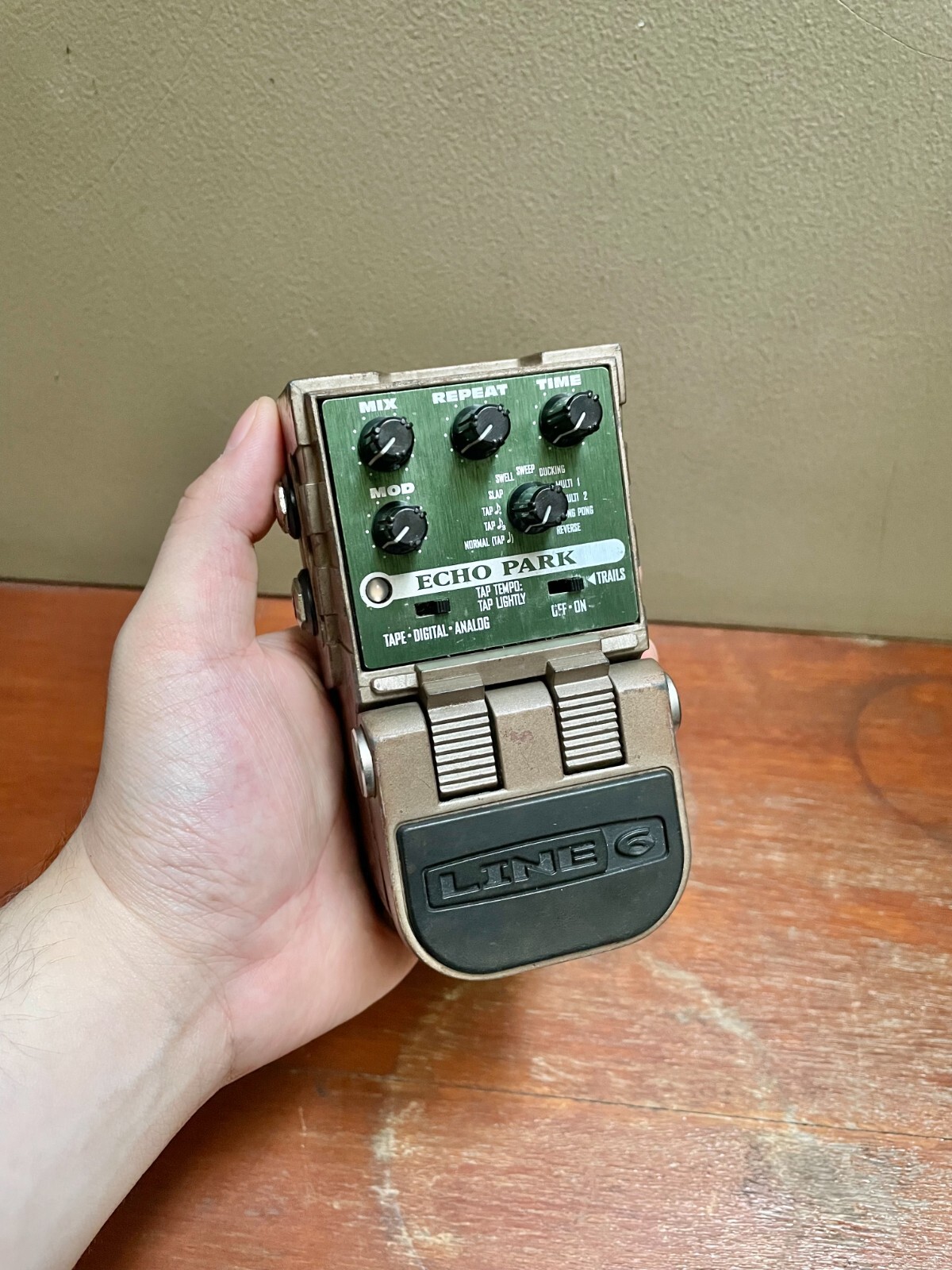 LINE 6 ECHO PARK ステレオ入出力の多機能ディレイ Line 6 Echo Park