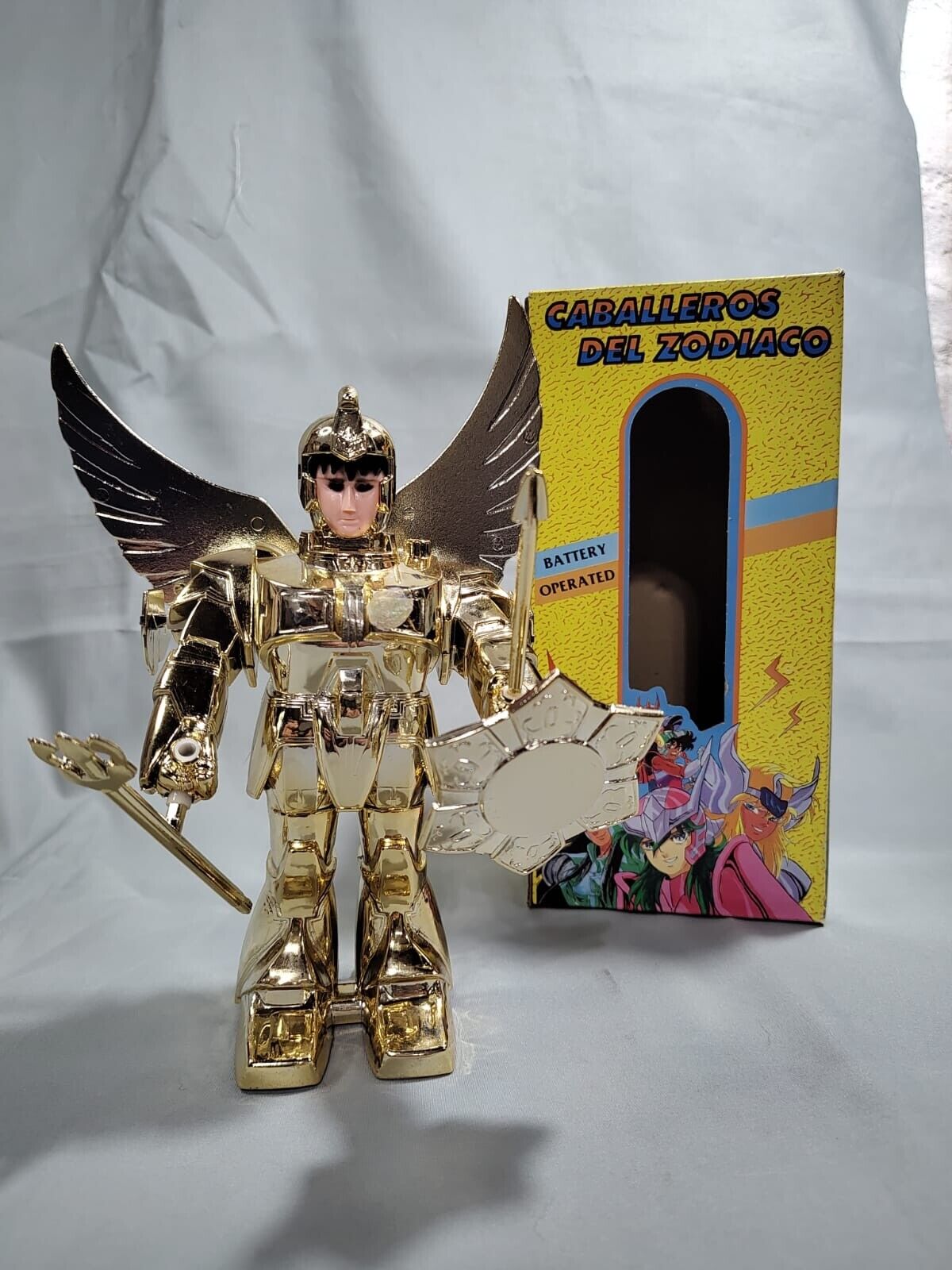 VERY RARE Vintage SAINT SEIYA walking Robot bootleg figure VERY RARE Vintage SAINT SEIYA walking Robot bootleg figure