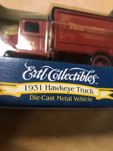 NEW IN BOX Ertl MADE USA 1931 New Holland Hawkeye Truck Bank 1/34