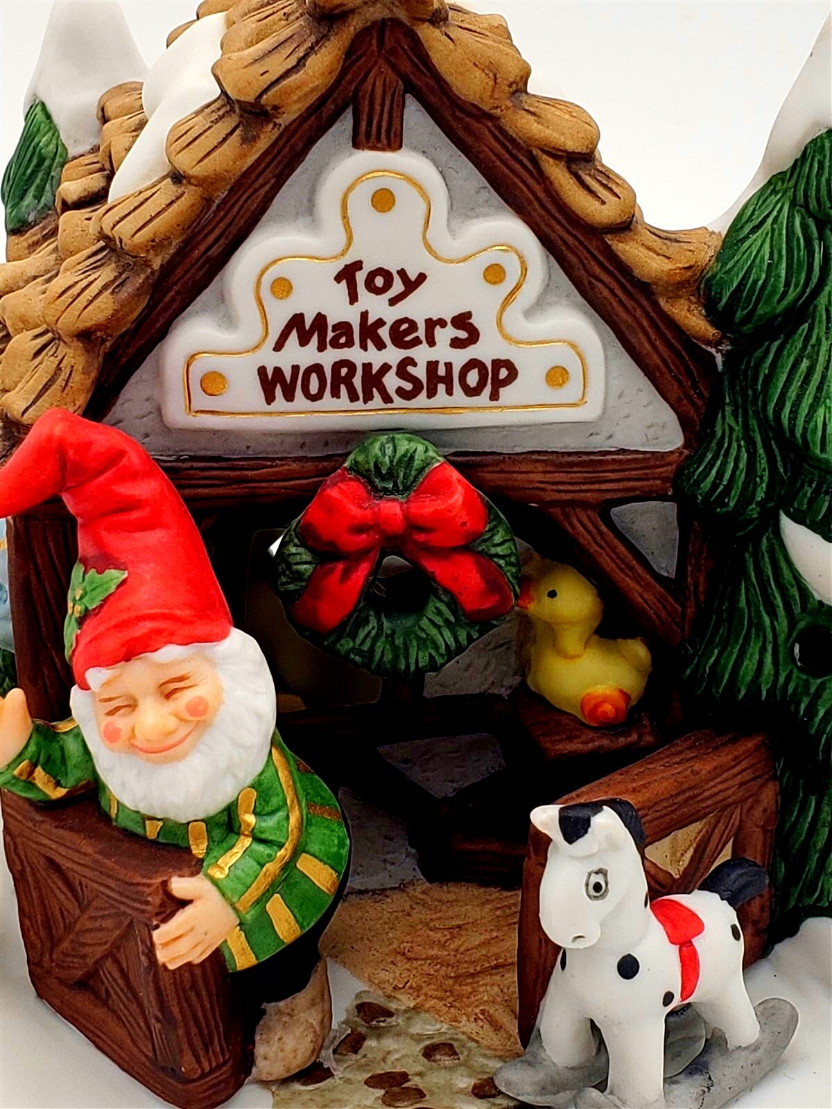 FITZ & FLOYD Holiday Hamlet Toymaker's Workshop - Illuminated