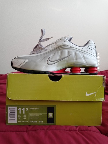 【NIKE meets emmi】SHOX R4 NIKE meets emmi】SHOX R4(スニーカー)｜シューズ｜emmi（エミ