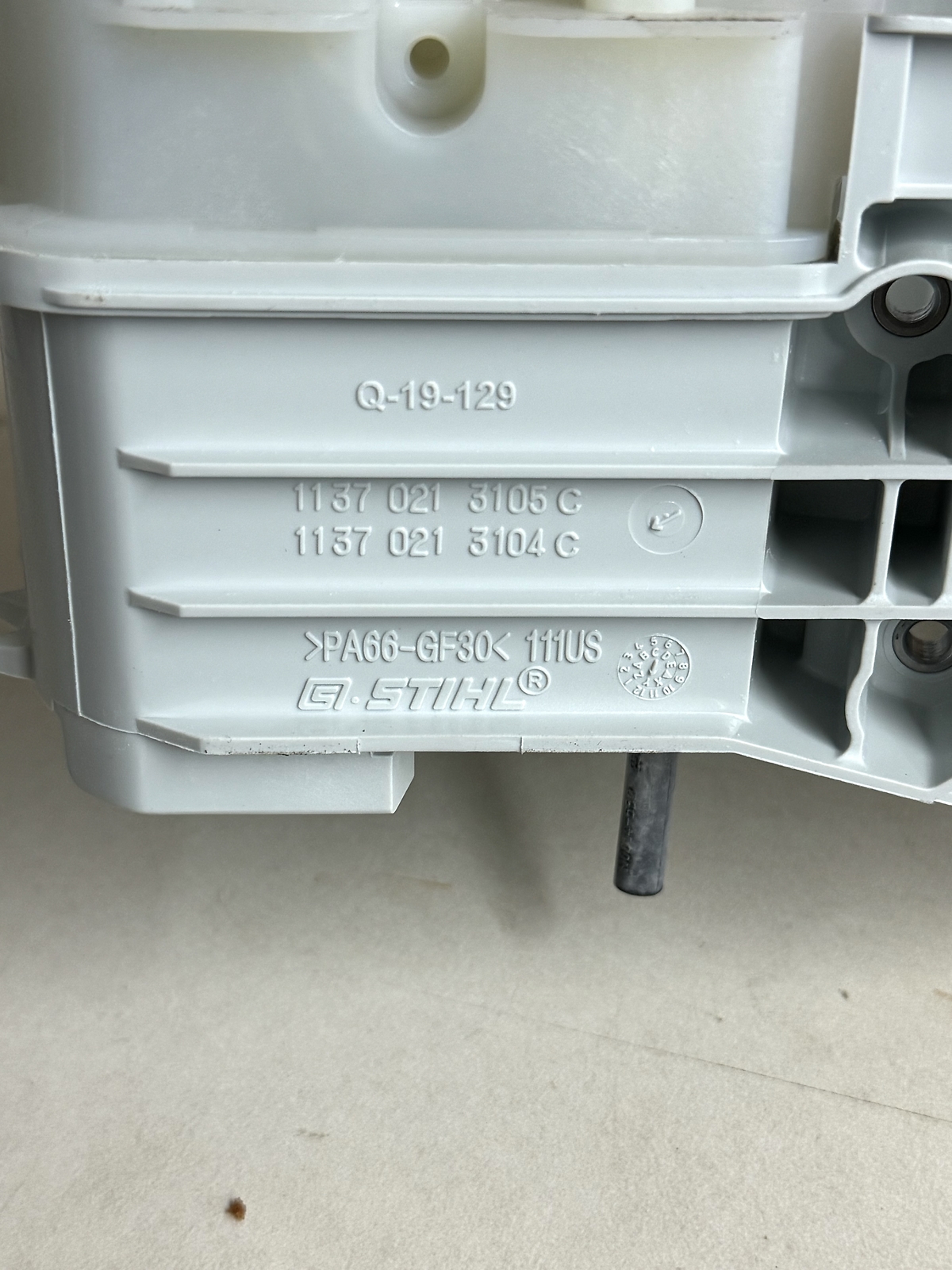 STIHL OEM ENGINE HOUSING 1137 020 3012 B MS193T MS194T MS 193 194 T GENUINE - Picture 5 of 5