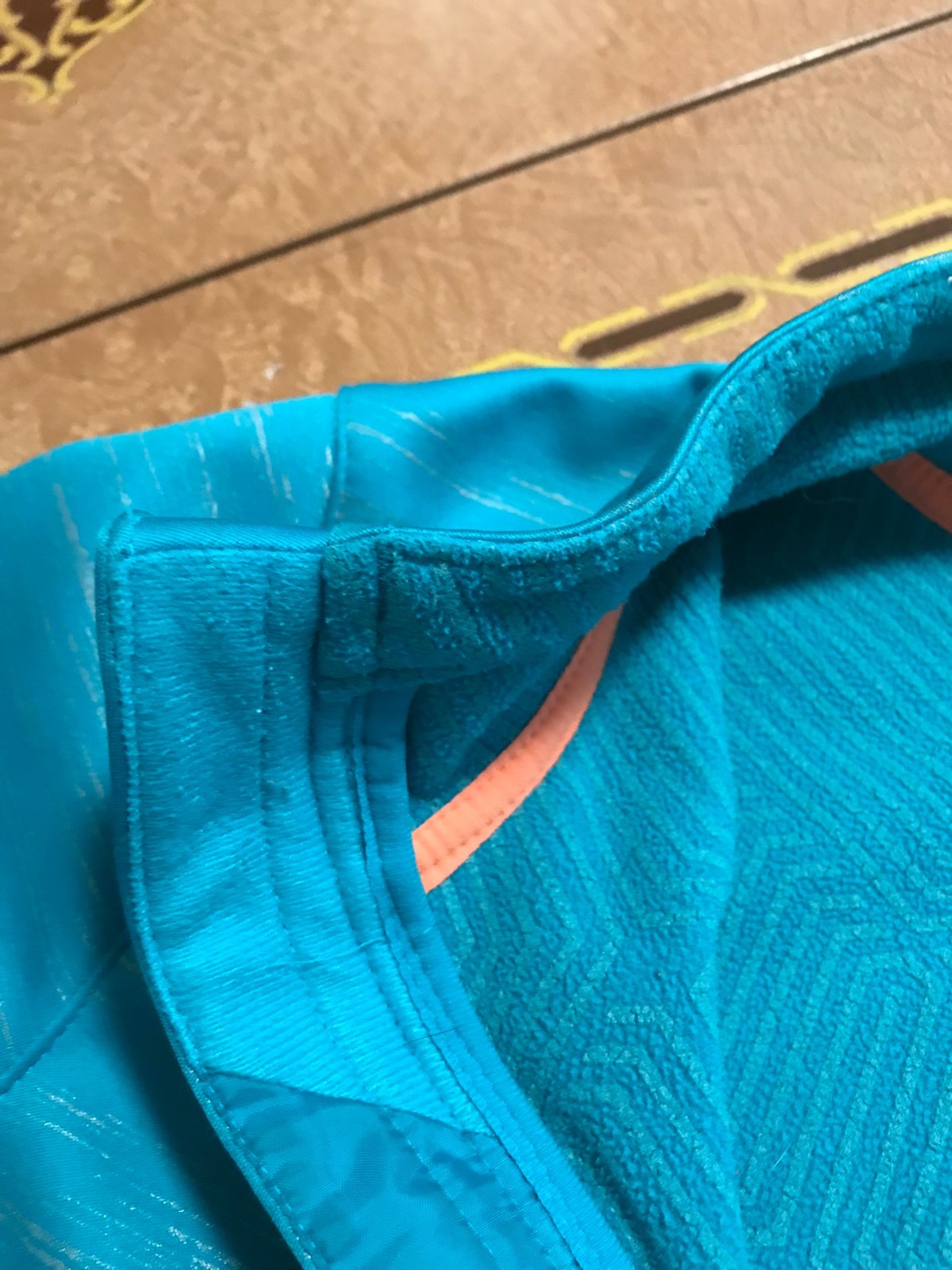 under armour wind stopper Girls youth XL  Blue