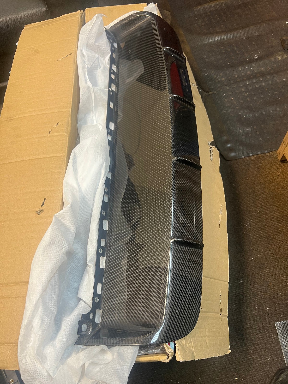 Porsche Cayenne 9Y0 OEM Carbon Rear Diffuser 9Y0807834 Genuine NEW (Bumper)