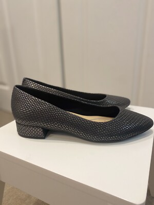  EASY SPIRIT Textured Leather Black Metallic Snake Print Heels Size 8.5 NWOB