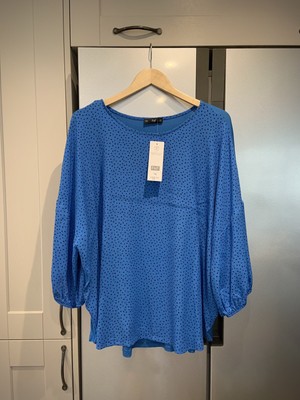 Size 22 cobalt blue spotty top