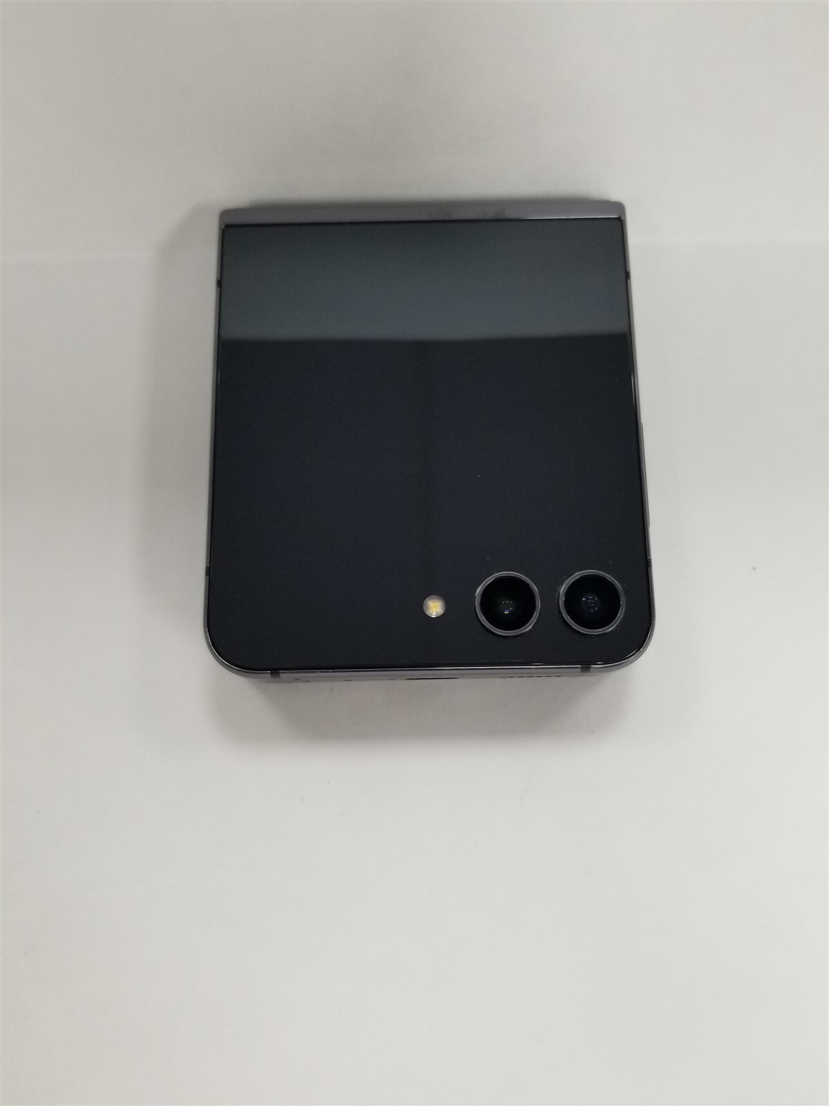 Samsung Galaxy Z Flip 5 256GB Gray SM-F731U (T-Mobile) Fully Functional DG3204