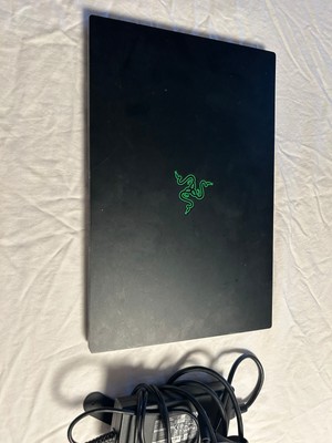Razer Blade 15 15.6 inch  (Intel Core i7 8th Gen., 2.20 GHz, 16GB)