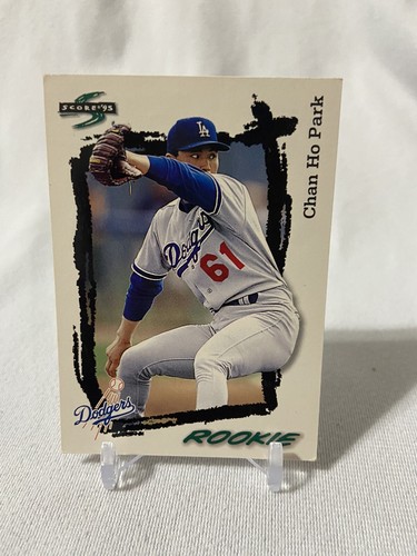 1995 Score Baseball #582 Chan Ho Park ROOKIE CARD. rookie card picture