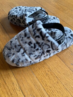 Fuzzy leopard slippers sale