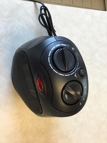 AmazonBasics 1500 Watt Oscillating Ceramic Space Heater with Adjustable Temp