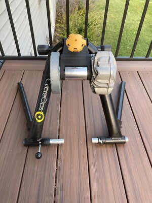 Saris CycleOps Fluid2 Indoor Bike Trainer Foldable Fluid Resistance Roller Black