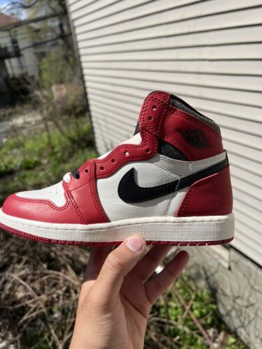 New GS Size 4Y Nike Air Jordan 1 Retro High OG Chicago Lost New GS Size 4Y Nike Air Jordan 1 Retro High OG Chicago Lost