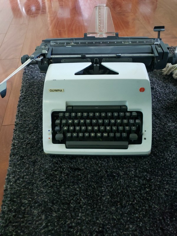 1965 Olympia SG3 on the Typewriter Database