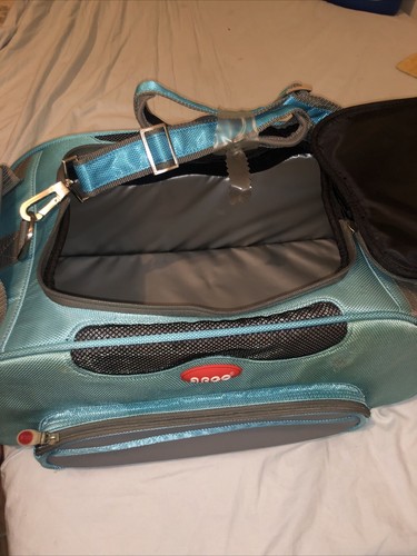 ARGO Aero-Pet Airline-Approved Pet Carrier, Berry Blue, NOB, SM/Med