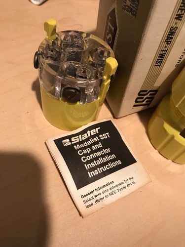 Slater Medalist SST Cap and Connector 7413-C 20A 120/208V 30Y Screw Snap Twist