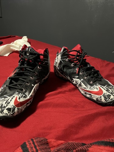 Nike LeBron 11 University White Red Black Graffiti Men's size 10