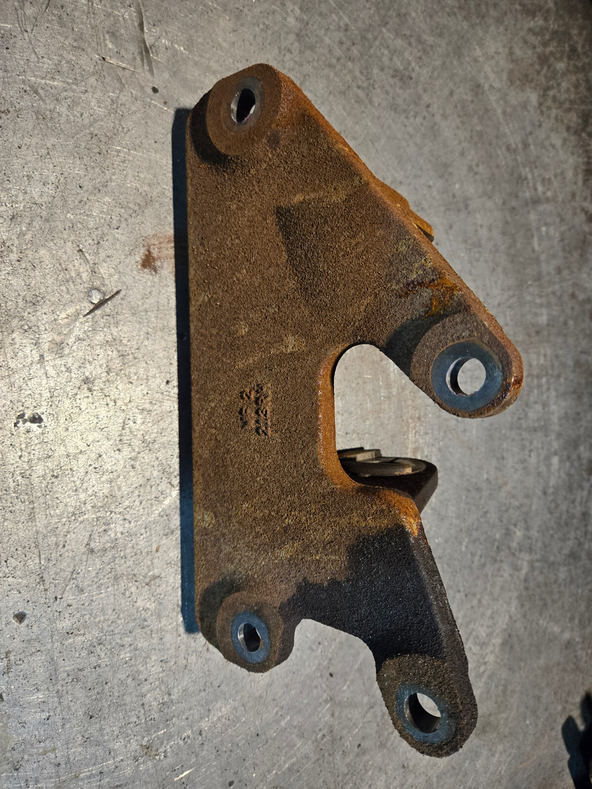 RH Engine Mount hc34-6046-db 6.7L FORD POWERSTROKE - Picture 4 of 4