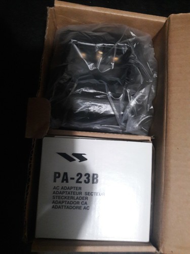Vertex Standard Rapid Desktop Charger VAC-900.