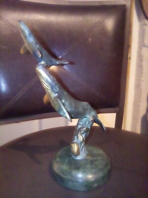 small brass Hump Back Moma And Baby  figurine